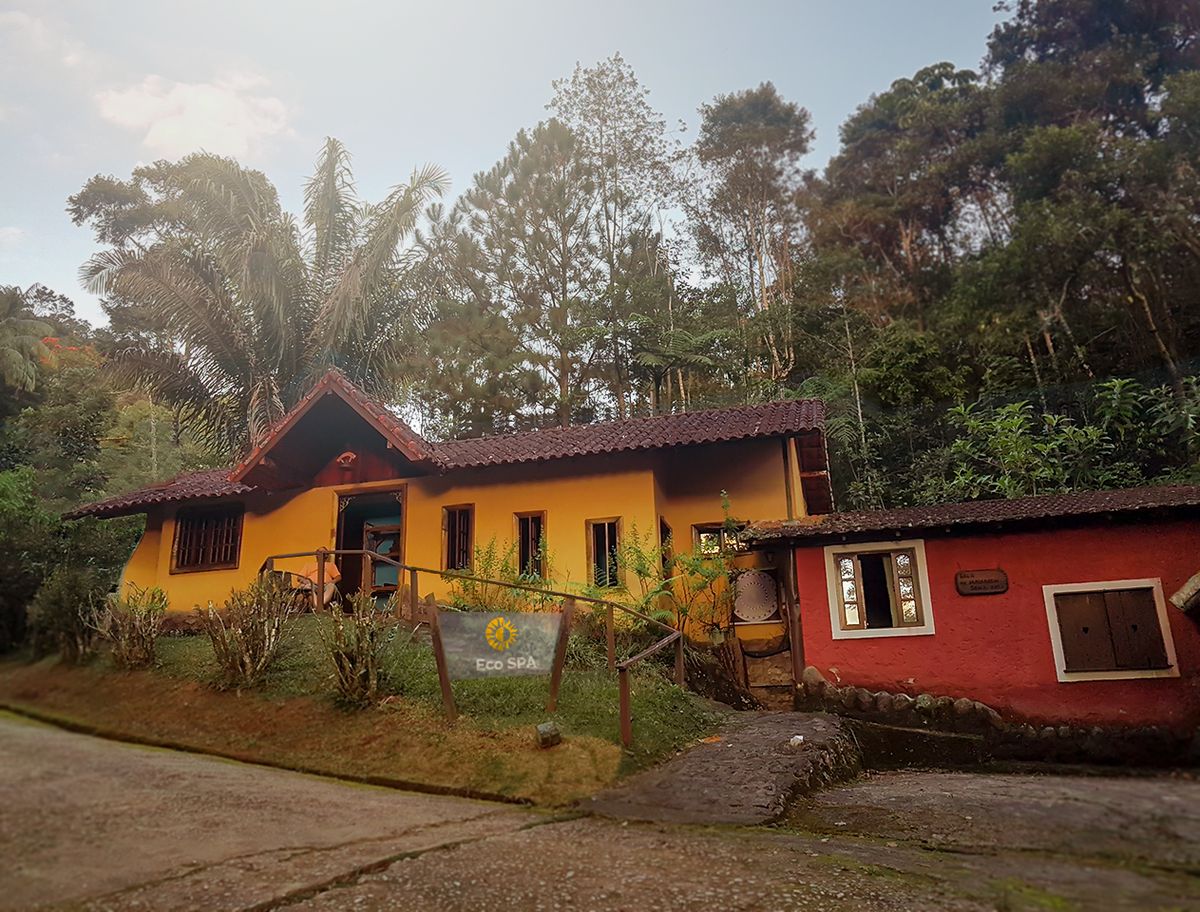 A casa do Eco Spa, no alto do terreno