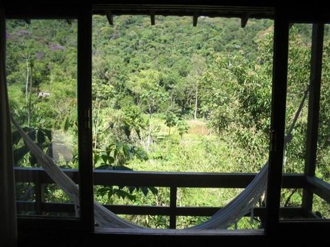 Vista do vale pela janela da suíte