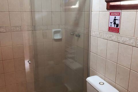 Quarto amplo com camas para a família — Suítes Panorâmicas, Gaura Mandir, Teresópolis