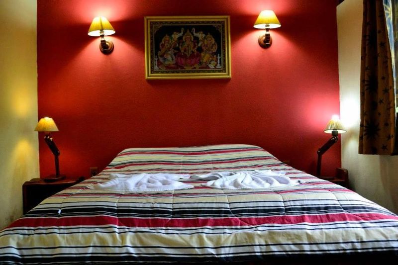 Quarto do chalé canadense — Chalés Canadenses, Gaura Mandir, Teresópolis